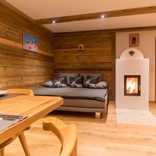 Stube mit Tiroler Ofen