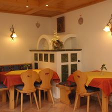 Frühstücksraum mit Kachelofen