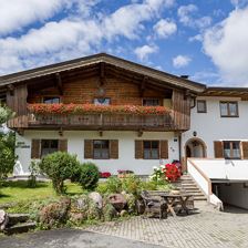 Peternhof_Zuhaus_Klausen_7_Kirchberg_Haus_aussen