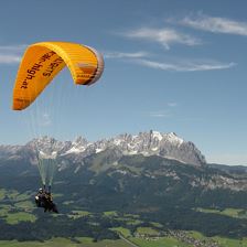 Adventure - Tandem-Paragleiten (c) Archiv TVB Kitz