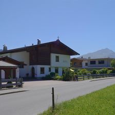 Hausansicht Sommer II