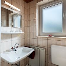Haus_Sonne_Wenger_Strasse_2_Kirchdorf_Badezimmer