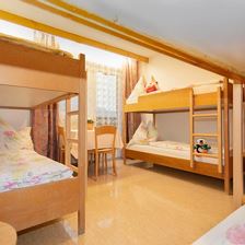 Mehrbett_oberndorf-jugendhotel-familienhotel-unter