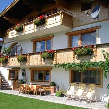 Hausansicht Sommer III