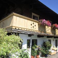Hausansicht Balkon