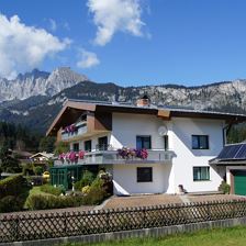 Hausansicht mit Wildem Kaiser