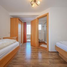 Chalet Alpina, St. Johann in Tirol 105 2. Schlafz