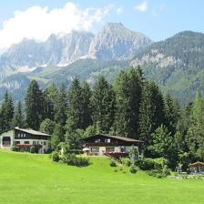 Hausansicht Sommer mit Wilden Kaiser