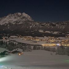 St Johann bei Nacht