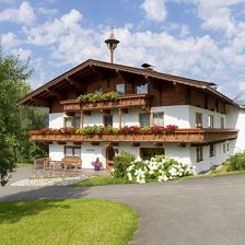 HP_Blattlhof_Winkl_Sonnseite_19_St_Johann_Haus_aus
