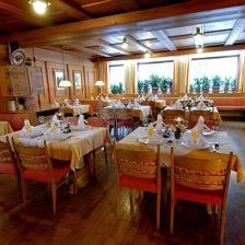 Gasthof Mauth, St. Johann in Tirol, Restaurant