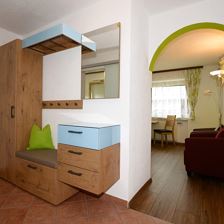Haus Ursula Studio Kalkstein Garderobe