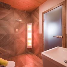Chalet Badezimmer mit infrarotdusche