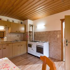 Wolkenmooshof_Winkl_Schattseite_140b_St_Johann_Kue