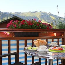 Frühstück am Balkon