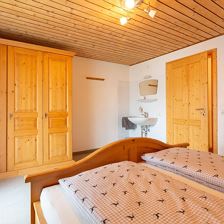 Schlafzimmer 2 -
