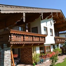 Haus mit Balkon