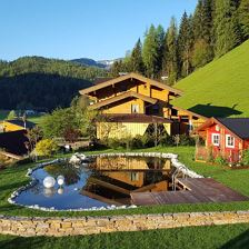 Schwimmteich und Garten