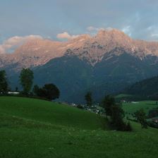 Steinberge in Rot