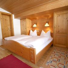09 Schlafzimmer App.4