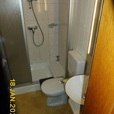 Dusche und WC