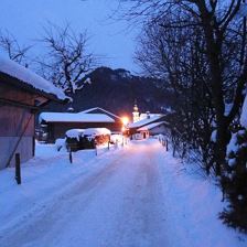 Hintergasse in der Dämmerung