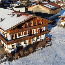 Stiedlhof mit zu Haus und Stall Drohne Aufnahme