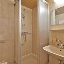 Zimmer 47 Badezimmer