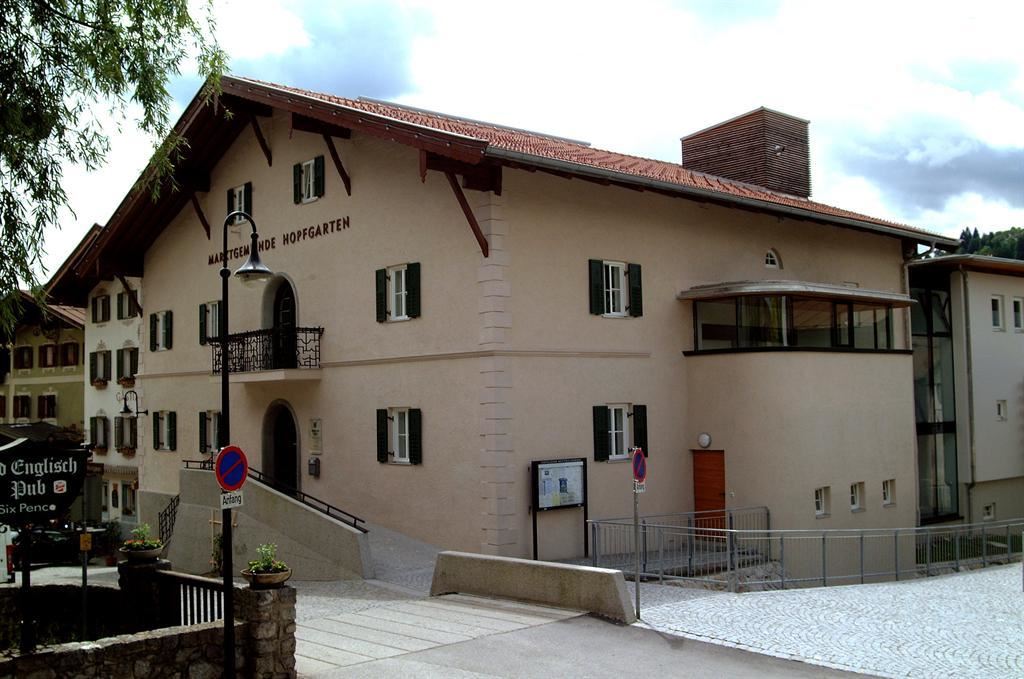 Gemeindeamt Hopfgarten@Andrew Phelps