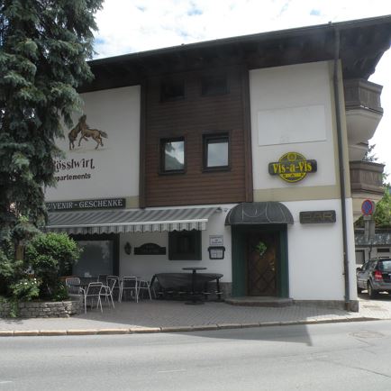 Vis-à-Vis Bar
