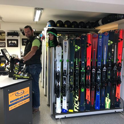 Top ski rental Mair 