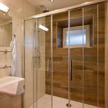Gaestehaus_Staffner_Kirchberg_Chalet_1_Badezimmer
