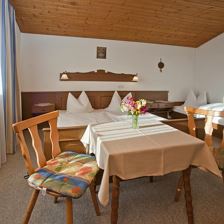 KIRCH_Hof_Einoedhof-1200x800_WFD_2012-2109