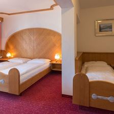 Dreibettzimmer