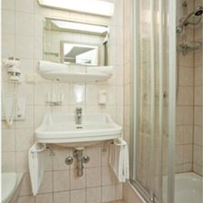 Herbstkaiser, Vierbettzimmer, Dusche, WC, Economy