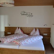 Dreibettzimmer Neu