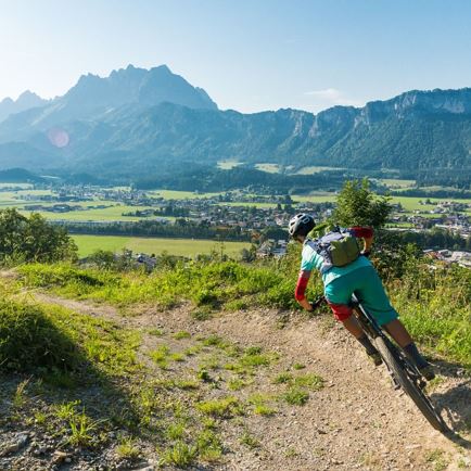 Bergsee Angereralm mit Abfahrt übern Single Trail