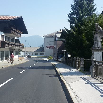 st._johann_i.t._nach_bruecke_rechts_abbiegen.jpg