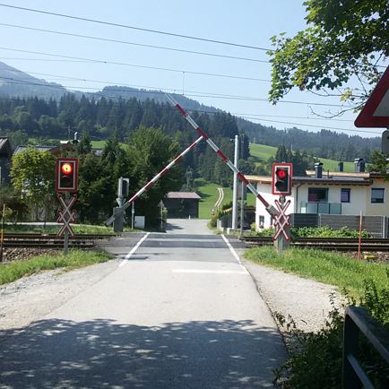 st._johann_i.t._radweg_nach_schranken_links.jpg