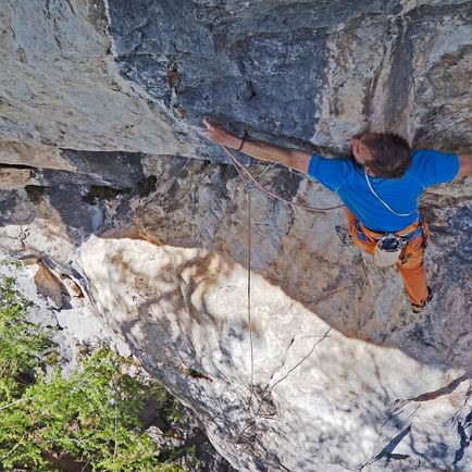 Weißbach Klettern Pürzelbach Rauhe Welt Tarzan und Jean 7c (c) Thomas Schranz (1).jpg