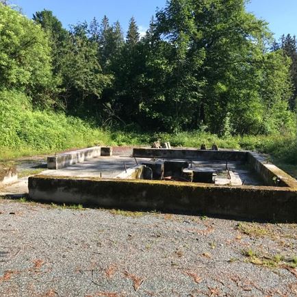 Bergwerkslehrpfad Förderturm Maschinenhaus.jpg