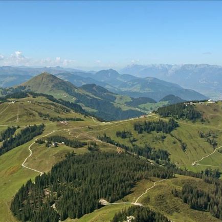 Söll_Flugaufnahme der Tanzbodenalm_Wilder Kaiser
